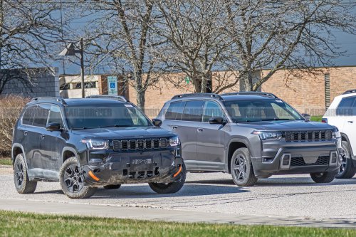 New Jeep Cherokee Trailhawk Spied Testing with All-Terrain Tires