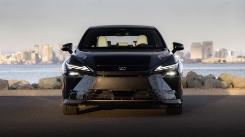 Lexus, 2026 Lexus ES350h First Drive: Better Tech, Better Ride, Same Relaxed Personality