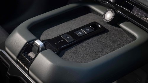 Check Out the 2027 Subaru Getaway’s Interior: Some Toyota Bits, but That’s Not Bad News