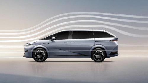 Xpeng, XPeng X9, Mercedes-Benz, XPeng X9 First Drive: Can It Beat the Mercedes-Benz VLE?