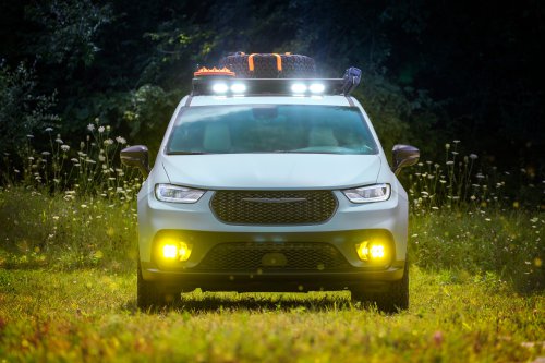 Chrysler, Chrysler Could Build Pacifica Grizzly Peak Off-Road Minivan: Report