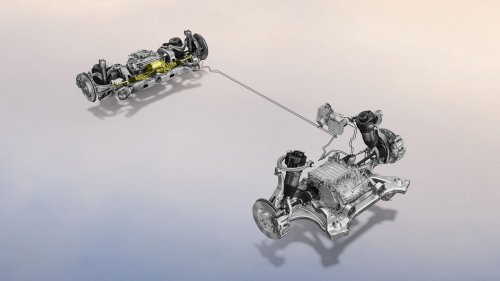 XPeng X9 First Drive: Can It Beat the Mercedes-Benz VLE?