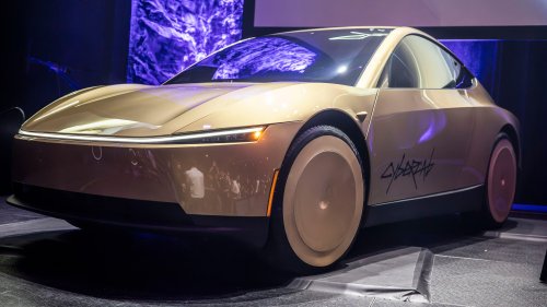 Tesla Cybercab First Look: No Steering Wheel! No Brake Pedal! No Problem?