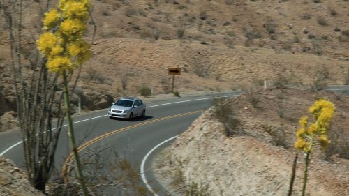 2007 Honda Civic Si vs. Nissan Sentra SE-R Spec V Sport Sedan Comparison Test