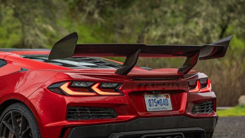 Chevrolet, Chevrolet Corvette, Stop-Sale and Recall on 2025 and 2026 Chevrolet Corvette to Fix Rear Turn Signal Issue