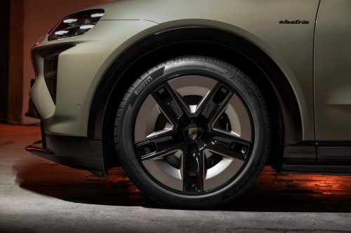 Porsche Cayenne Coupe Electric Looks Sleeker, Makes Up to 1139 HP