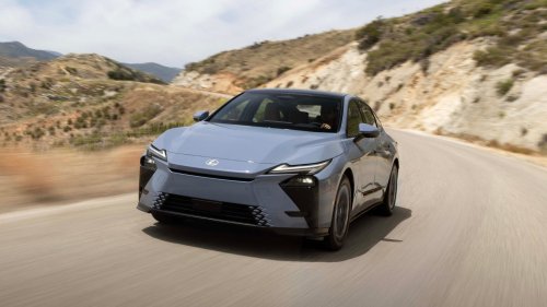 2026 Lexus ES350h First Drive: Better Tech, Better Ride, Same Relaxed Personality
