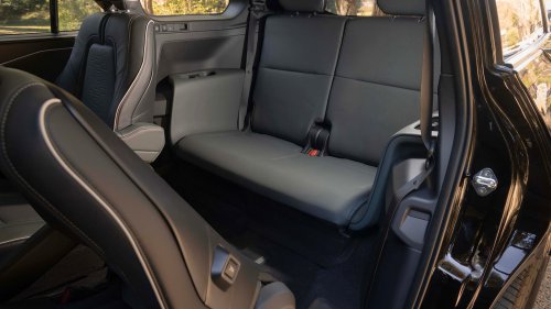 Check Out the 2027 Subaru Getaway’s Interior: Some Toyota Bits, but That’s Not Bad News