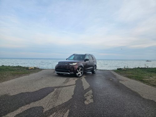 Tested: 2026 Land Rover Discovery P360 Splits the Difference on Luxury and Utility