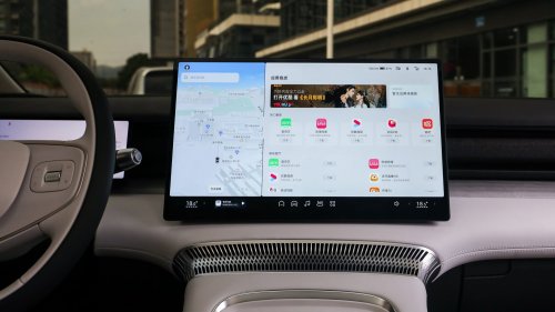 XPeng X9 First Drive: Can It Beat the Mercedes-Benz VLE?