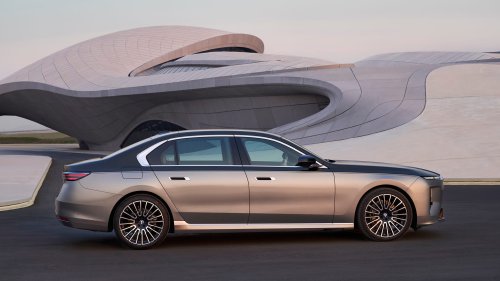 BMW, This Is the 2027 BMW 7 Series: Even More Screens, New Tech, and the Same Presence