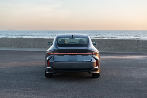 Tested: 2026 Lexus ES350h Is an SUV-Like Sedan