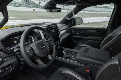 Ram Trucks, RAM, 2027 Ram 1500 Rumble Bee Street Trucks Make the V-8 Great Again