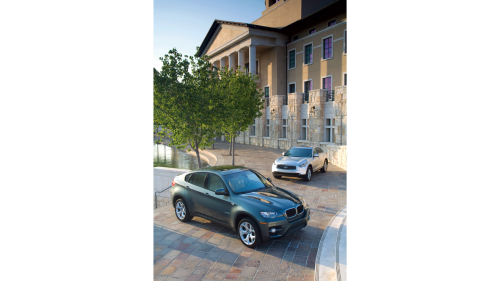 2008 BMW X6 xDrive 35i vs. 2009 Infiniti FX35 Comparison Test