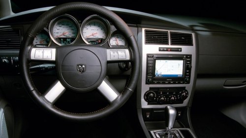 2006 Dodge Magnum SRT8 vs Mercedes E55 AMG: Surprising Performance Test Results