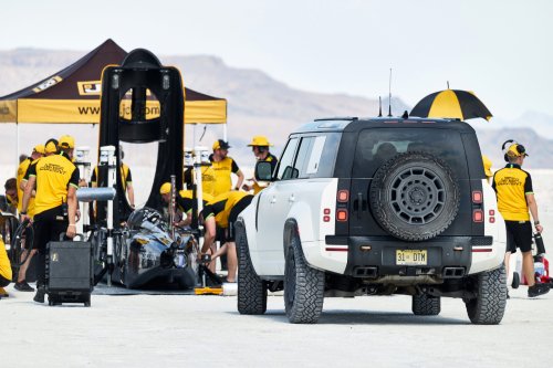 Land Rover, Rover, Land Rover Defender Octa Launched World’s Fastest Hydrogen-Powered Car on Its 406-MPH Record Run