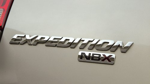 2004 Dodge Durango vs. Chevy Tahoe, Toyota Sequoia, Ford Expedition, and Nissan Pathfinder Armada Comparison Test