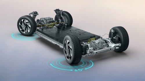XPeng X9 First Drive: Can It Beat the Mercedes-Benz VLE?