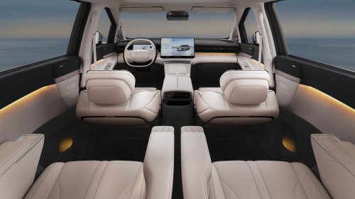 XPeng X9 First Drive: Can It Beat the Mercedes-Benz VLE?