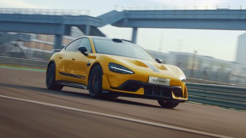 Just Wow: Driving the 2027 Xiaomi SU7 Ultra With Glorious Power, Bargain Price