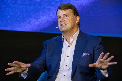 Ford, Ford CEO Warns That Arrival of Chinese Automakers Is Coming Soon
