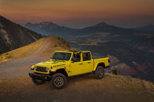 Jeep Gladiator Likely to Regain Its Manual Transmission: Report