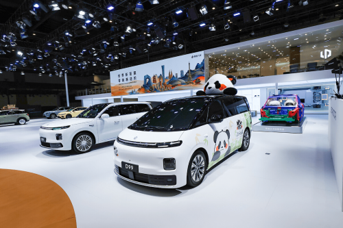 Leapmotor Reveals D99 Interior, Targets Premium Brand Push