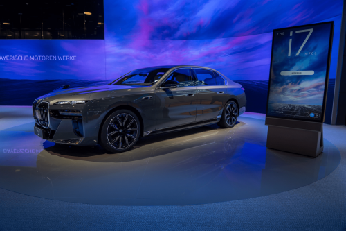 BMW, BMW Cuts Full-Year Outlook as China Pressure Weighs on Margins