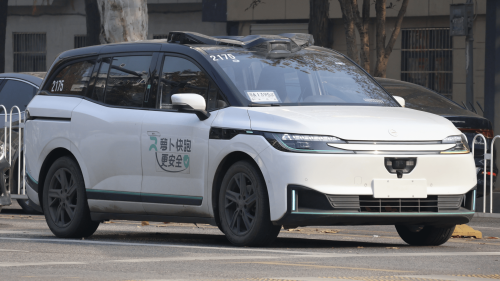 Apollo Go Secures Swiss L4 License, Targets Public Service By 2027