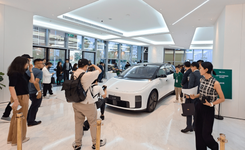 Li Auto, Li Auto June Deliveries Fall 14.8% as Product Transition Weighs on Sales