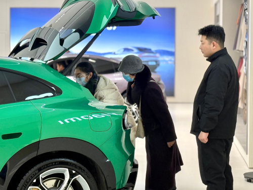 Xiaomi Auto Sets 2026 Delivery Goal at 550,000 Units