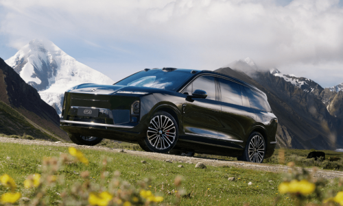 NIO’s 2025 Full-Stack Tech Review: Chip, SkyOS, and Chassis in Mass Production