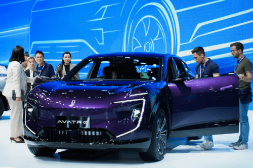 Avatr Rolls Out Right-Hand-Drive Avatr 07, Begins Thailand Shipment