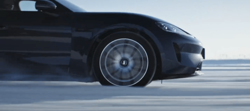 SAIC Z7 Co-Developed by SAIC and HUAWEI Makes its First Appearance