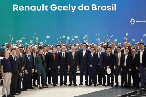 Geely, Ford, Smart, Geely, Ford in Talks Over Capacity Sharing and Smart Driving Cooperation