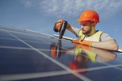 Solar installs surged 205% before the tax credit cut – and reshaped the market | Electrek