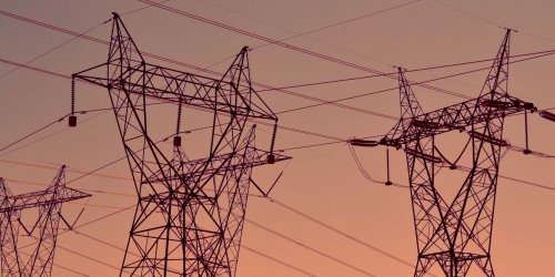 Hurricanes, heat domes, + holding up the grid with home batteries