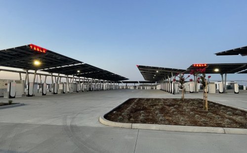 California offers up to $100,000 per port for EV fast chargers