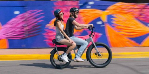 More fun with a friend: Important tips for e-bike riding with two passengers