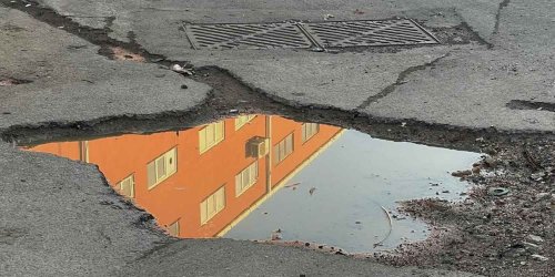 Tesla FSD can soon avoid potholes, says Elon Musk who said exactly that in 2019