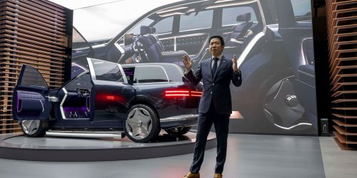 Genesis GV90 interior leaks with next-level luxury and big screens