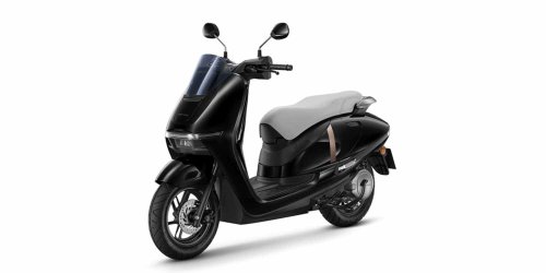 Honda's new 50 MPH commuter 'electric motorcycle' rolls out with interesting battery choice