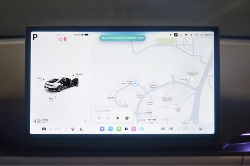 Genesis GV90 interior leaks with next-level luxury and big screens