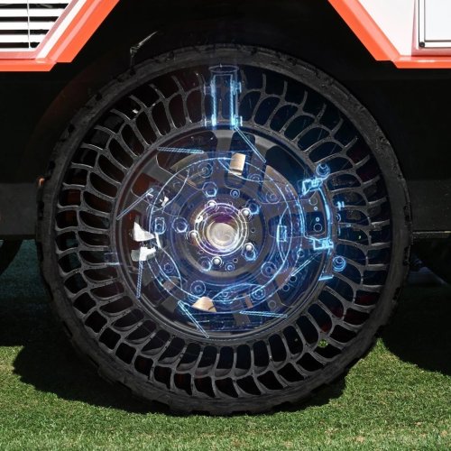 Maybe robots SHOULD steal some jobs: firefighting 'bot saves lives