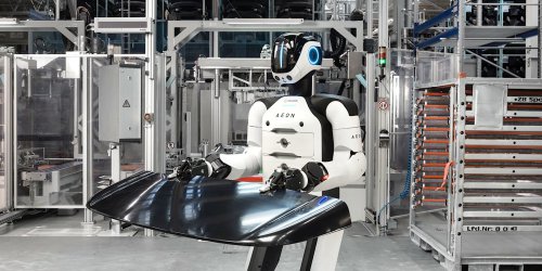 BMW, Humanoid robots get to work at German BMW factory [video]