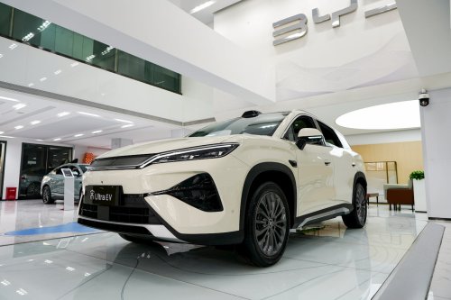 BYD, BYD's new EV lures in buyers with 5-min charging, low prices