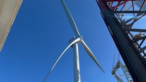 The US's largest offshore wind farm just produced its first power | Electrek