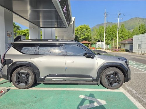 Genesis, Kia, Kia EV9, The Genesis GV90 looks huge next to the Kia EV9 [Images]