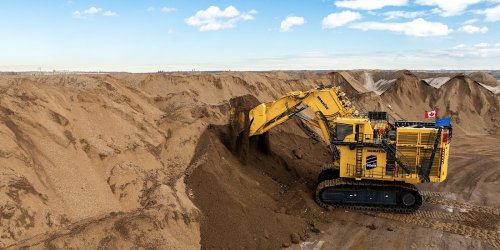 Biggest ever Komatsu PC9000-12 electric excavator goes global