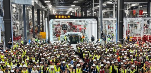 Tesla Semi: first truck rolls off high-volume production line